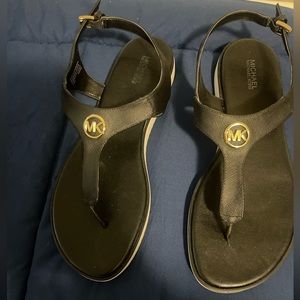 Selling as a bundle. Michael Kors size 11